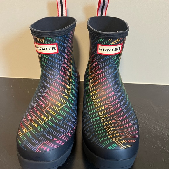 NEW Hunter Play Short Logo Rainbow Navy Boot - Picture 2 of 7